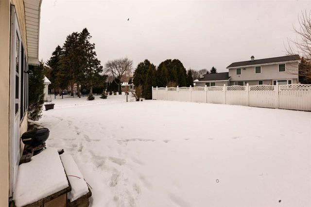 760 KENSINGTON ROAD, Neenah, WI 54956