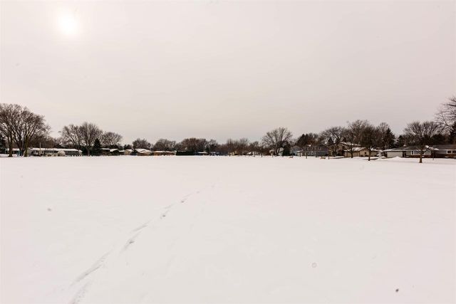 760 KENSINGTON ROAD, Neenah, WI 54956