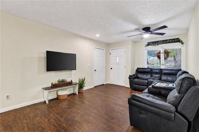 299 Washboard Road, Cleveland, GA 30528
