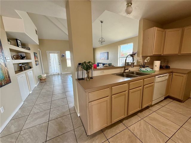15318 Cruiser St A & B, Corpus Christi, TX 78418