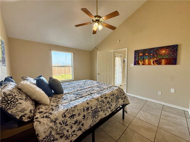15318 Cruiser St A & B, Corpus Christi, TX 78418