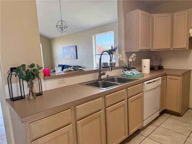 15318 Cruiser St A & B, Corpus Christi, TX 78418