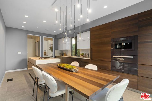 1146 Sierra Alta Way, Los Angeles, CA 90069