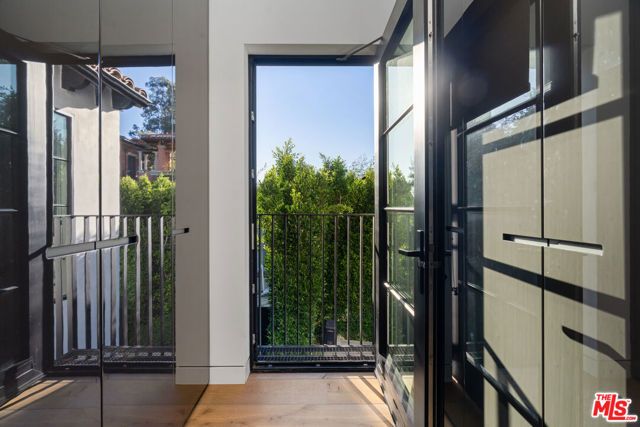 1146 Sierra Alta Way, Los Angeles, CA 90069