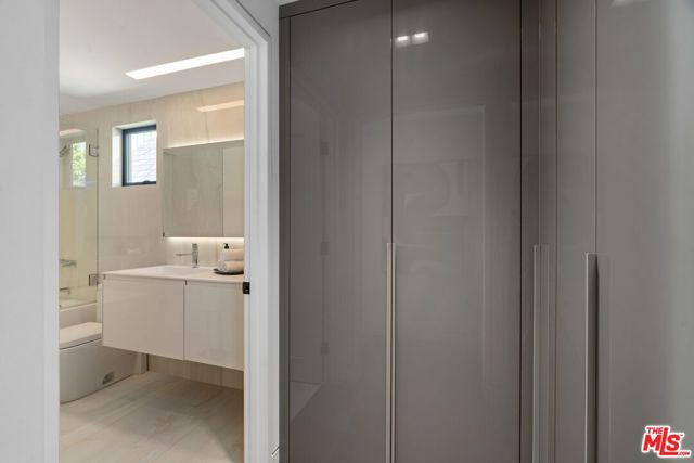 1146 Sierra Alta Way, Los Angeles, CA 90069