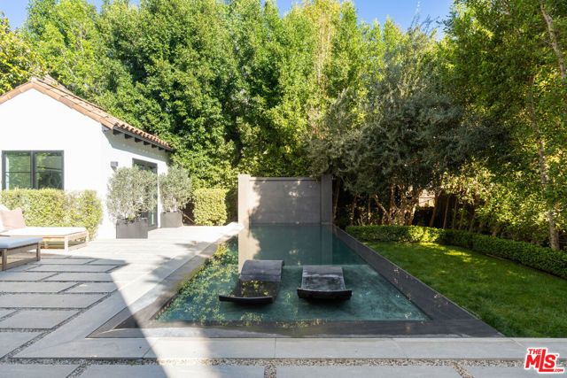1146 Sierra Alta Way, Los Angeles, CA 90069