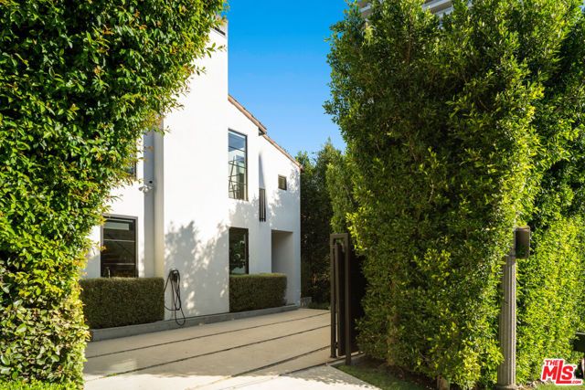 1146 Sierra Alta Way, Los Angeles, CA 90069