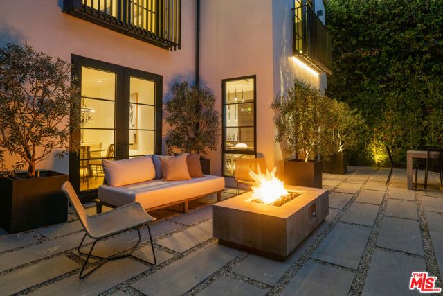 1146 Sierra Alta Way, Los Angeles, CA 90069