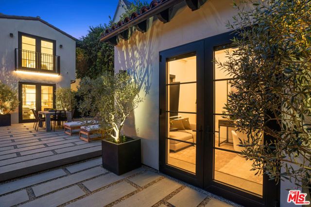 1146 Sierra Alta Way, Los Angeles, CA 90069