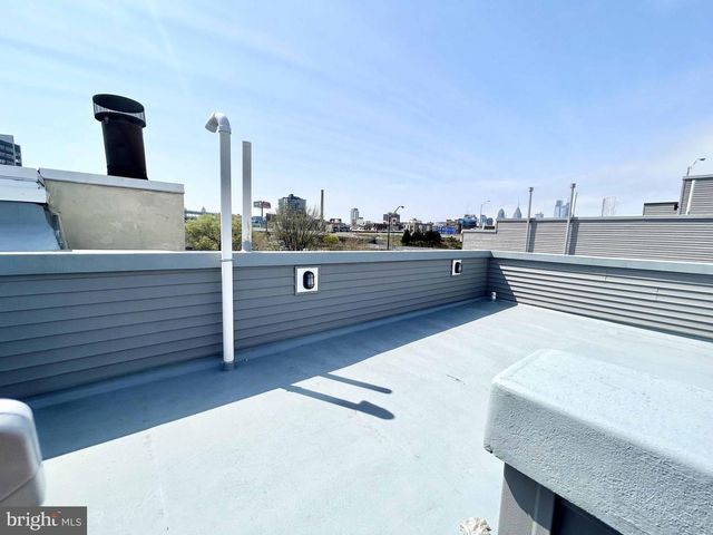 402 N FRONT ST #4, Philadelphia, PA 19123