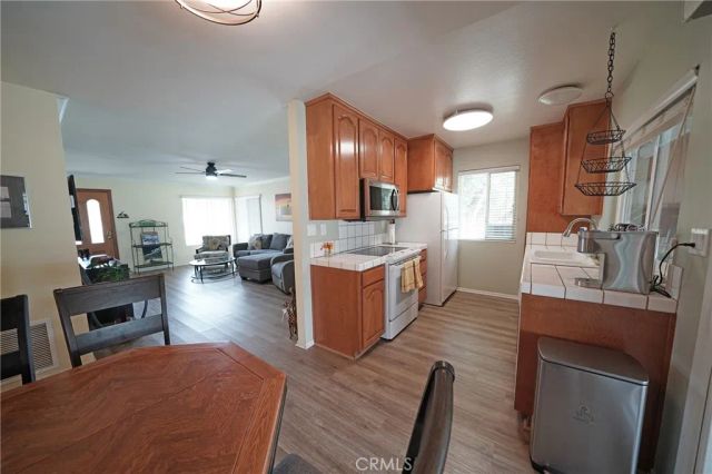 26360 OAKSPUR DR A, Newhall, CA 91321