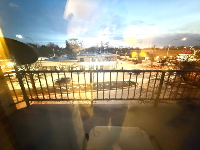 3900 W 95th Street 305, Evergreen Park, IL 60805