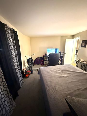 3900 W 95th Street 305, Evergreen Park, IL 60805