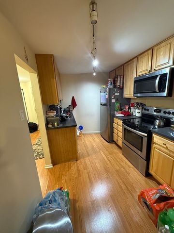 3900 W 95th Street 305, Evergreen Park, IL 60805