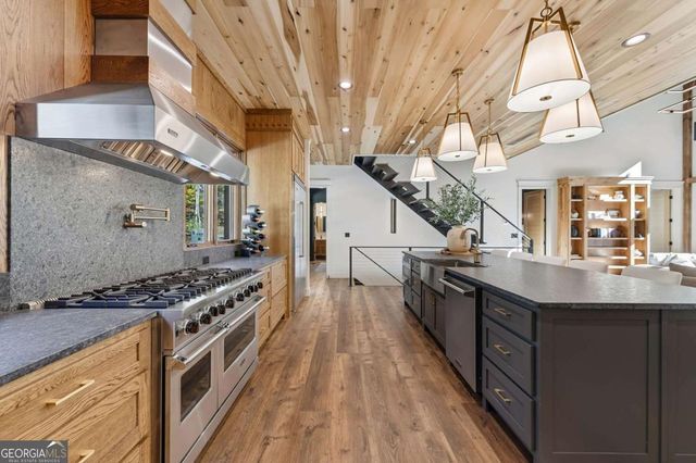 156 Horatio Drive, Blue Ridge, GA 30513