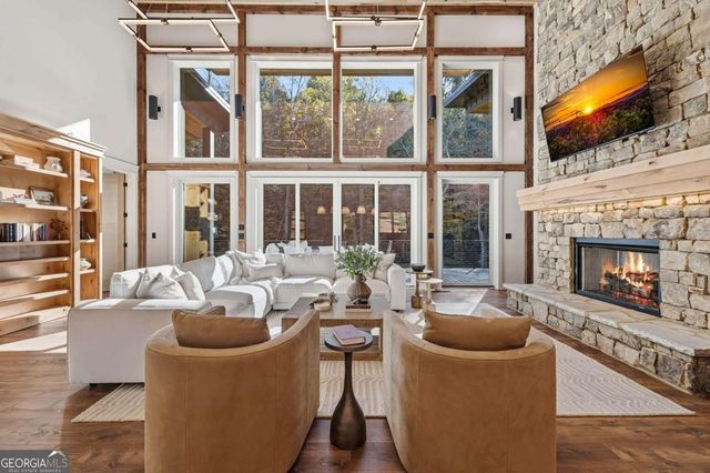 156 Horatio Drive, Blue Ridge, GA 30513