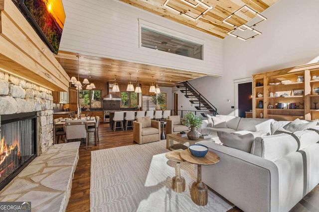 156 Horatio Drive, Blue Ridge, GA 30513