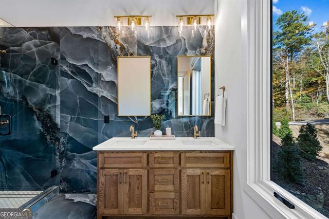 156 Horatio Drive, Blue Ridge, GA 30513