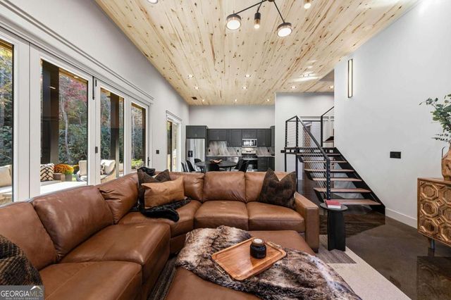 156 Horatio Drive, Blue Ridge, GA 30513