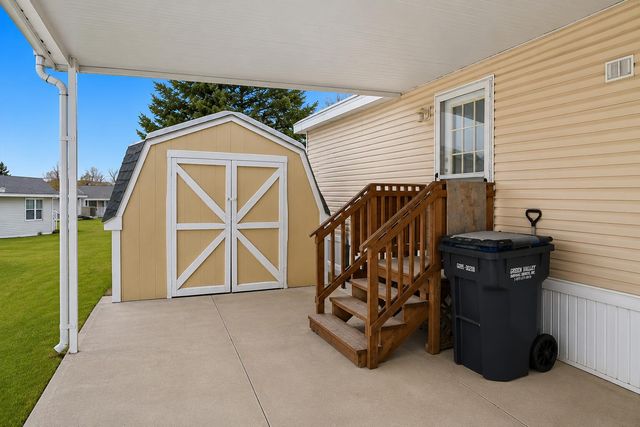 13749 Bluebell Lane, Cedar Springs, MI 49319