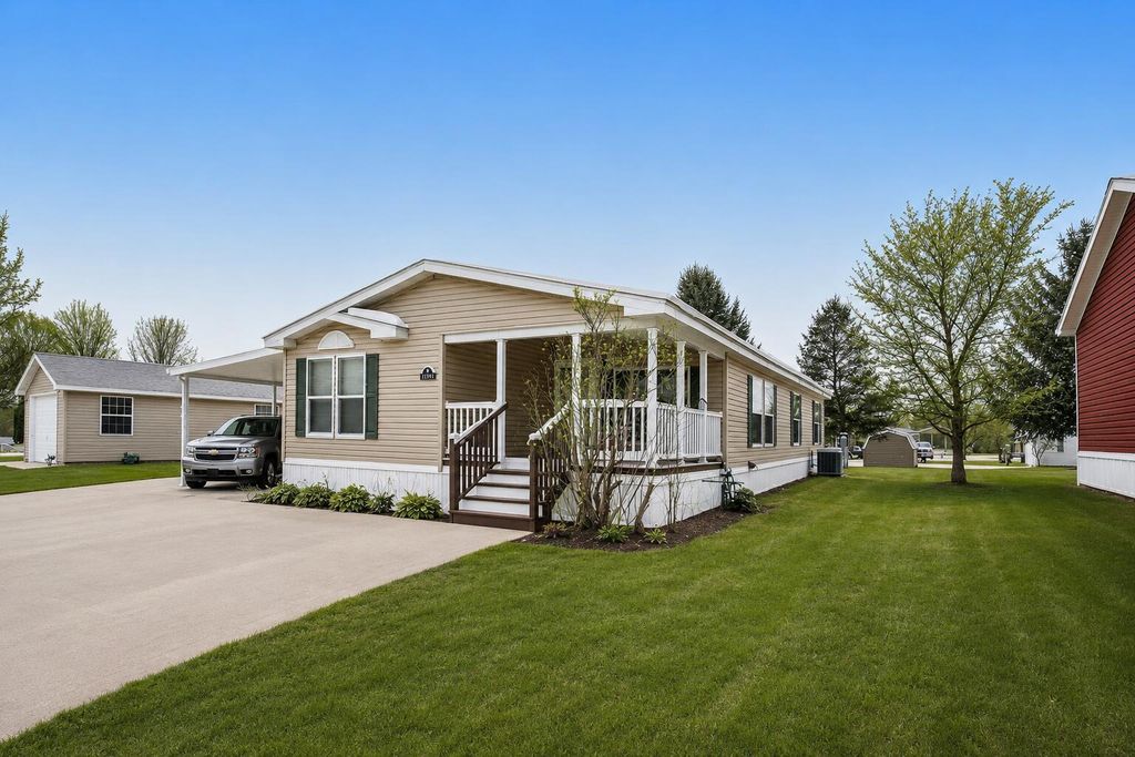 13749 Bluebell Lane, Cedar Springs, MI 49319
