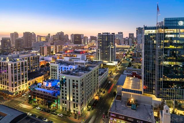 325 7th Avenue 2104, San Diego, CA 92101