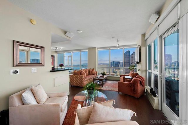 325 7th Avenue 2104, San Diego, CA 92101