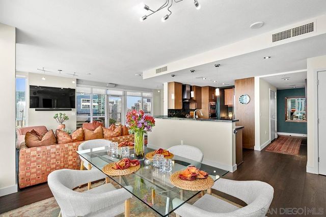 325 7th Avenue 2104, San Diego, CA 92101