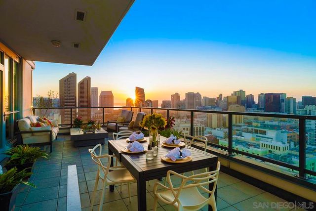 325 7th Avenue 2104, San Diego, CA 92101