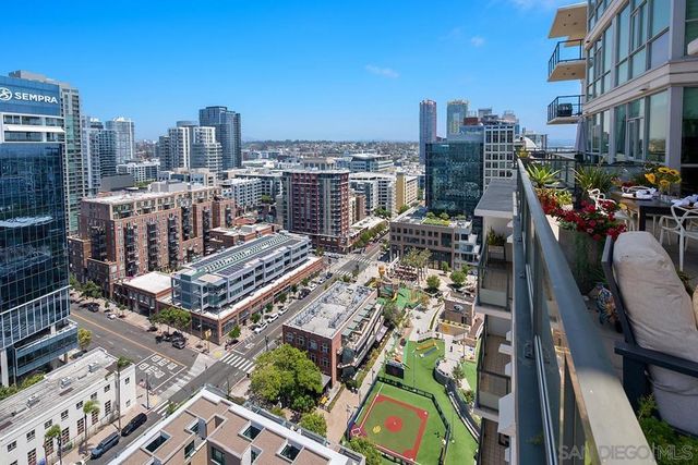 325 7th Avenue 2104, San Diego, CA 92101