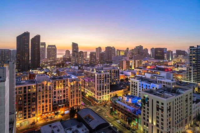 325 7th Avenue 2104, San Diego, CA 92101