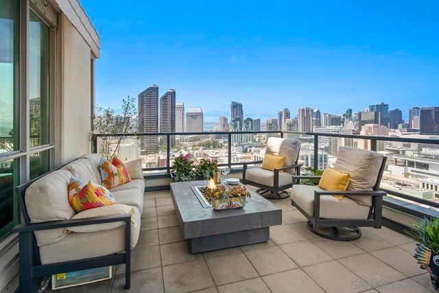 325 7th Avenue 2104, San Diego, CA 92101