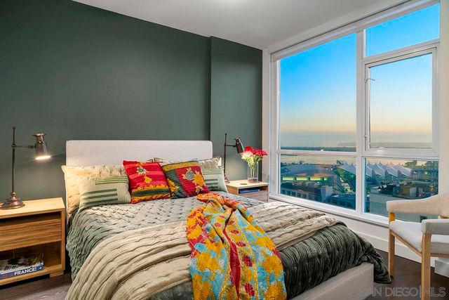 325 7th Avenue 2104, San Diego, CA 92101