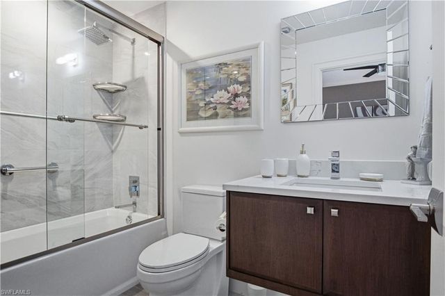559 Audubon BLVD E-202, Naples, FL 34110
