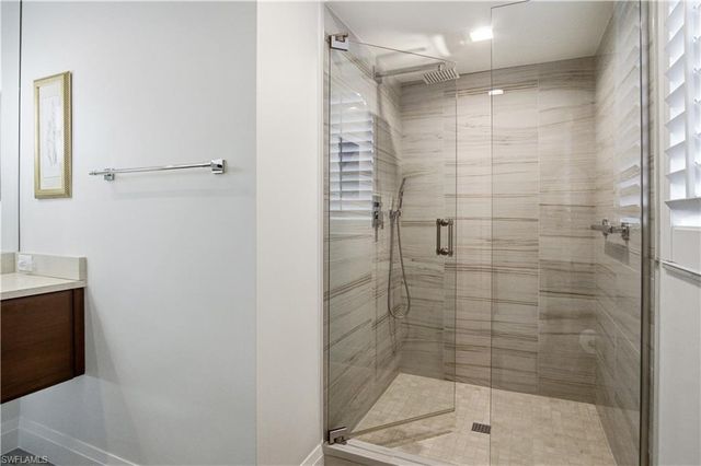 559 Audubon BLVD E-202, Naples, FL 34110