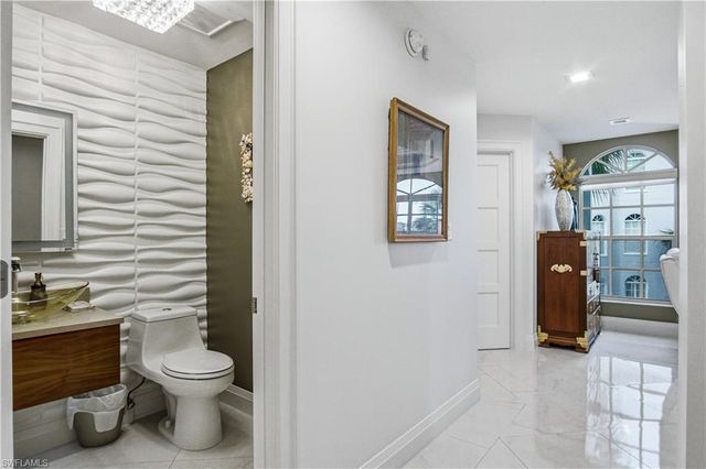 559 Audubon BLVD E-202, Naples, FL 34110