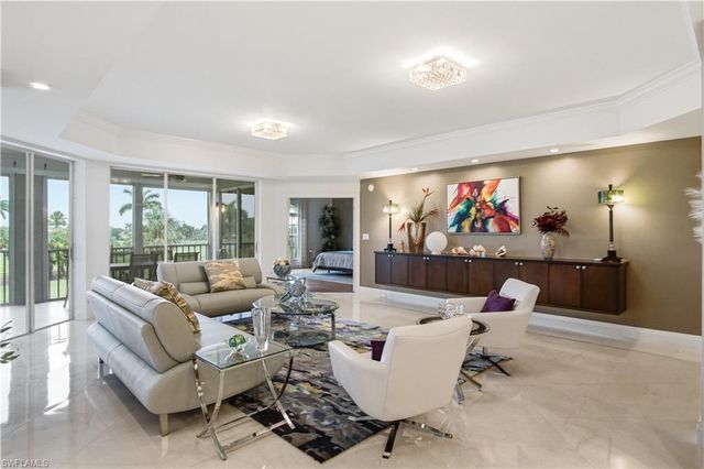 559 Audubon BLVD E-202, Naples, FL 34110