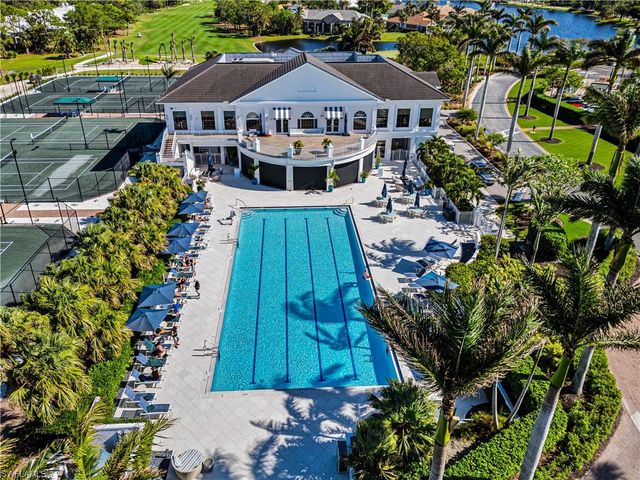 559 Audubon BLVD E-202, Naples, FL 34110