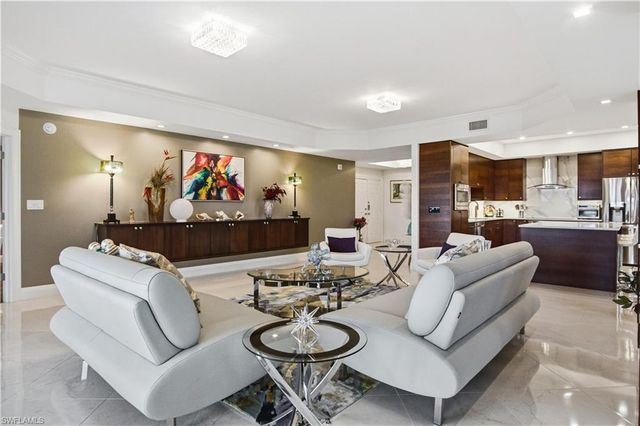 559 Audubon BLVD E-202, Naples, FL 34110