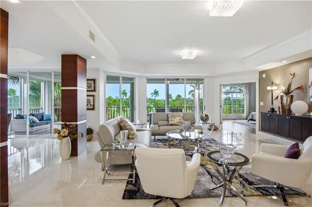 559 Audubon BLVD E-202, Naples, FL 34110