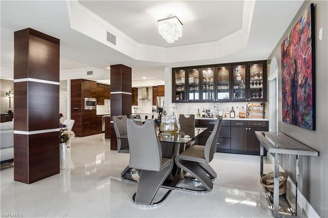 559 Audubon BLVD E-202, Naples, FL 34110