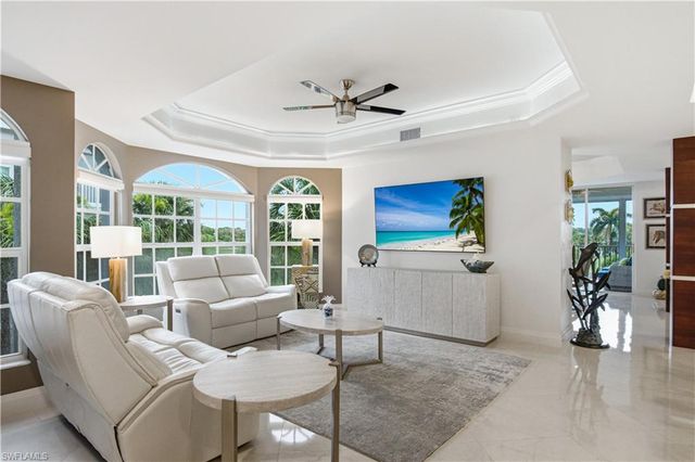 559 Audubon BLVD E-202, Naples, FL 34110