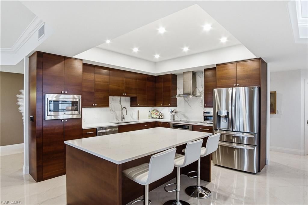 559 Audubon BLVD E-202, Naples, FL 34110