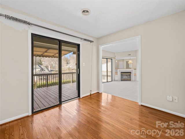 110 Deerlake Drive, Asheville, NC 28803