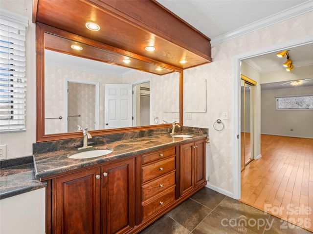 110 Deerlake Drive, Asheville, NC 28803