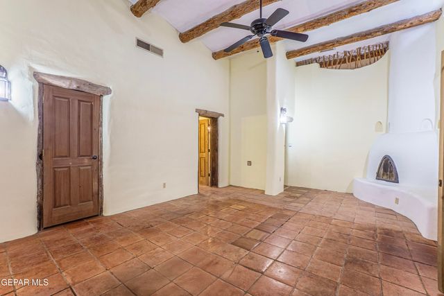 32 CIELO DORADO Drive, Anthony, NM 88021