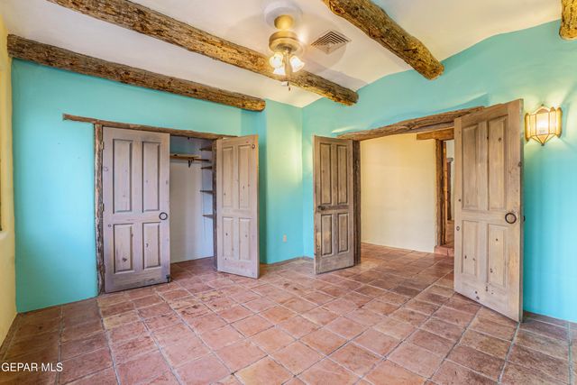 32 CIELO DORADO Drive, Anthony, NM 88021