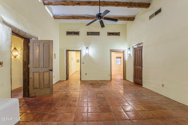 32 CIELO DORADO Drive, Anthony, NM 88021