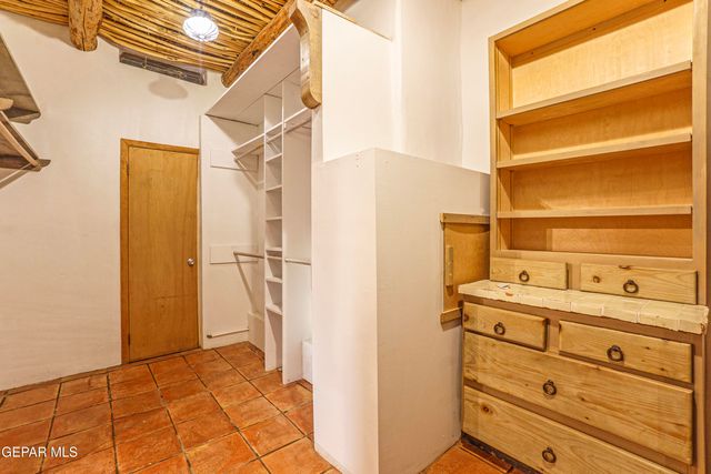 32 CIELO DORADO Drive, Anthony, NM 88021