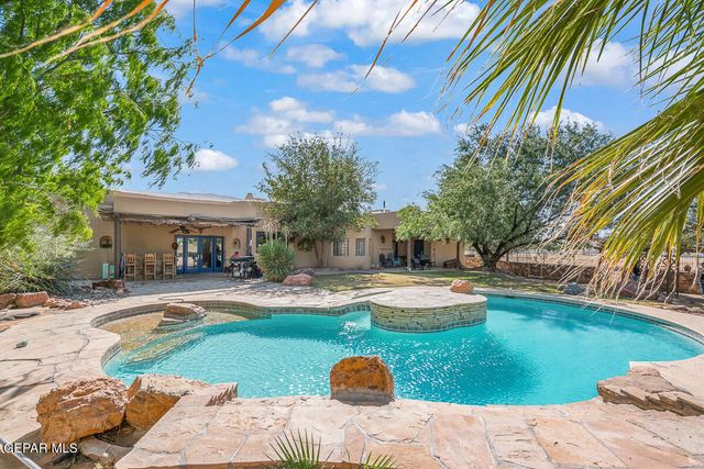 32 CIELO DORADO Drive, Anthony, NM 88021
